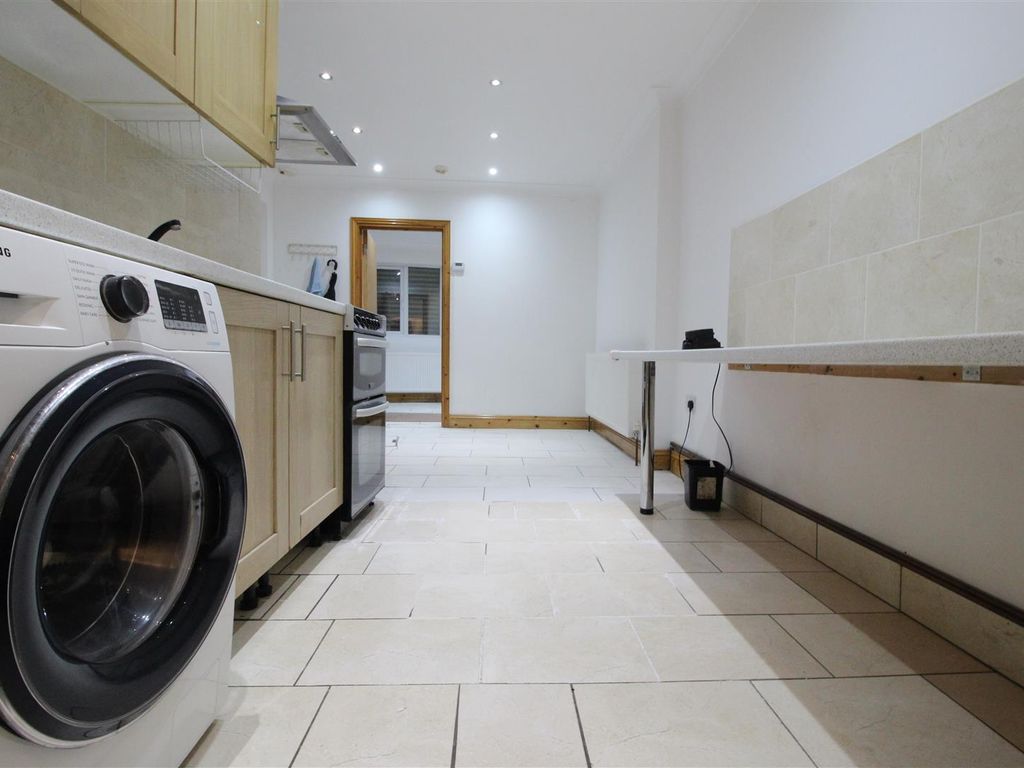Studio to rent in Chingford Mount Road, London E4, £1,350 pcm Zoopla