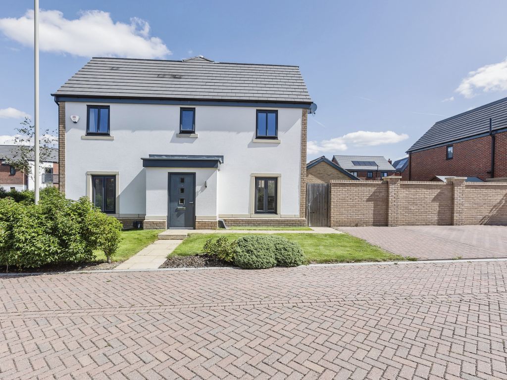 3 bed semidetached house for sale in Getliffe Road, Leicester, Leicestershire LE4, £310,000