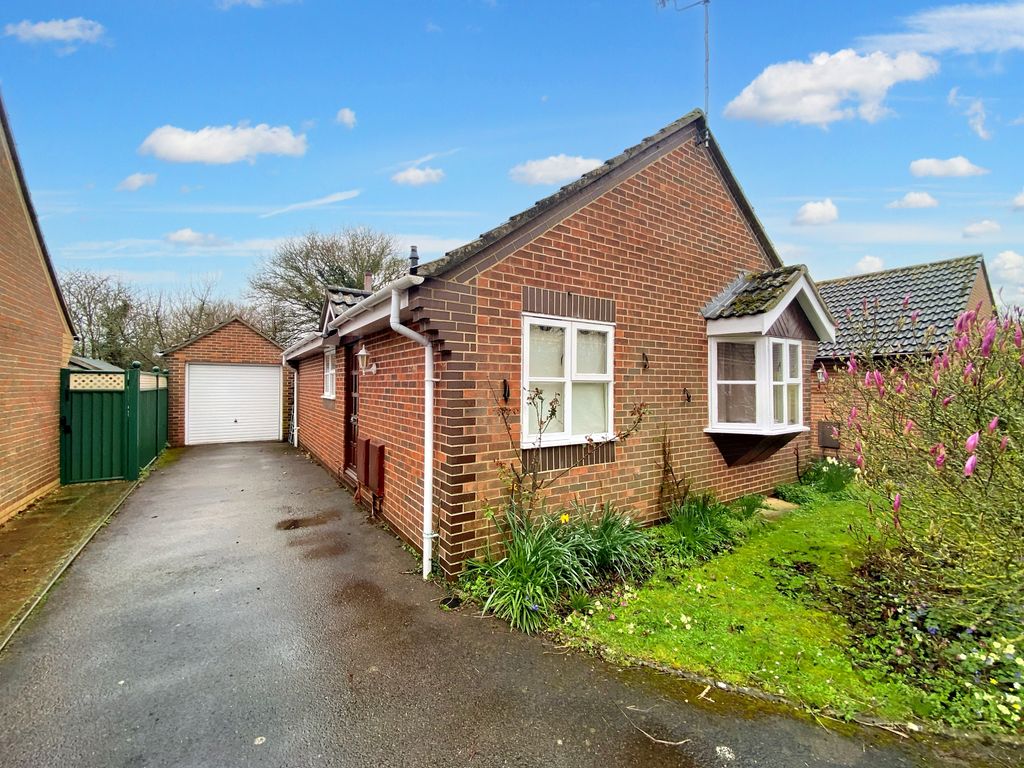 2 bed detached bungalow for sale in Elm Close, Sturminster Newton DT10