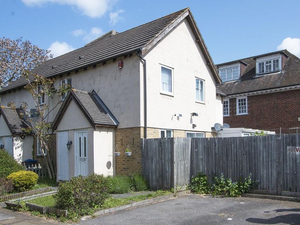 2 bed end terrace house for sale in Linden Place, Mitcham CR4 Zoopla
