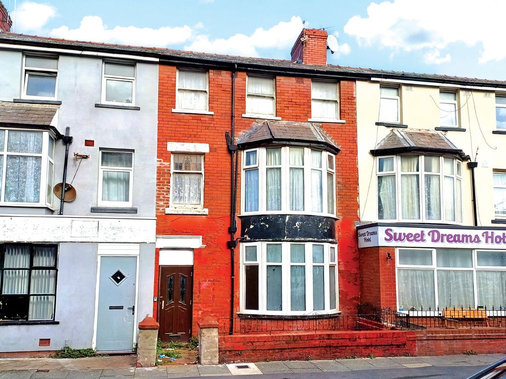 9 bed terraced house for sale in Lonsdale Road, Blackpool FY1, £50,000
