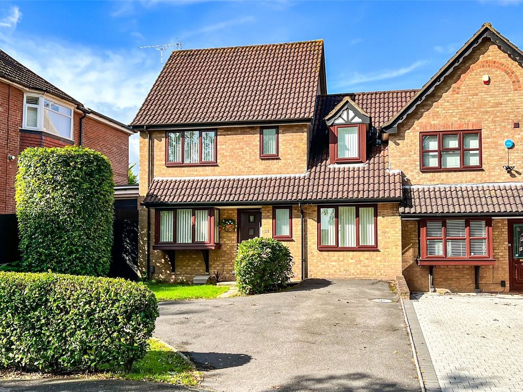 3 bed semidetached house for sale in Middle Road, Southampton