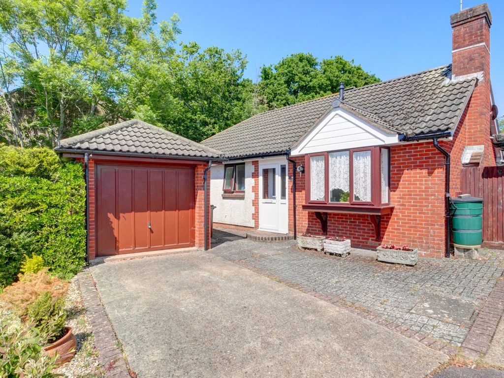 2 bed detached bungalow for sale in The Paddocks, Hailsham BN27 Zoopla