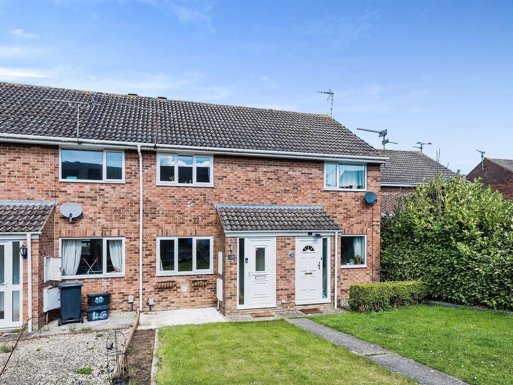 2 bed terraced house for sale in Leslie Close, Freshbrook, Swindon SN5