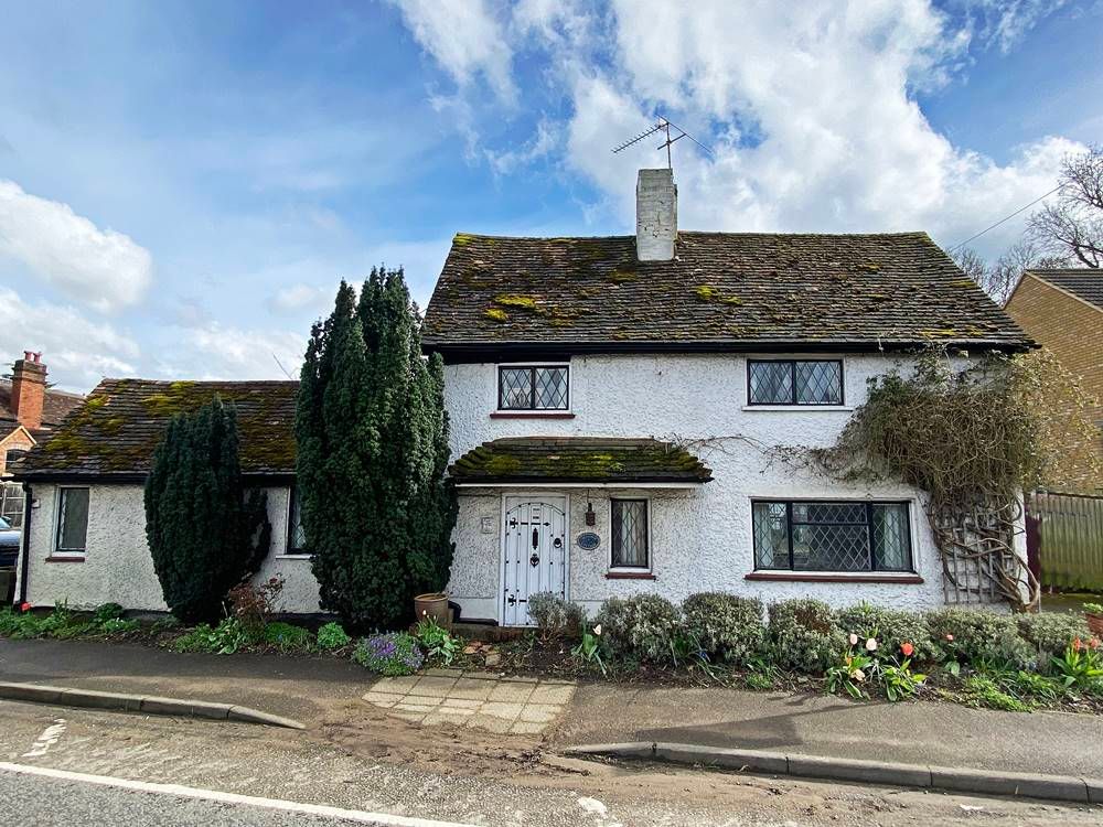 3 bed semidetached house for sale in Marlow Road, Little Marlow