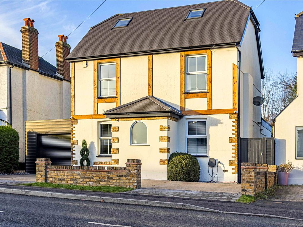 4 bed detached house for sale in Trowley Rise, Abbots Langley