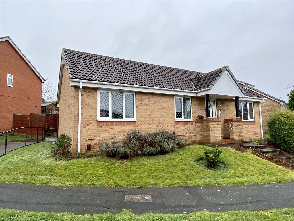 3 bed bungalow for sale in Maizebrook, Dewsbury WF13, £230,000 Zoopla