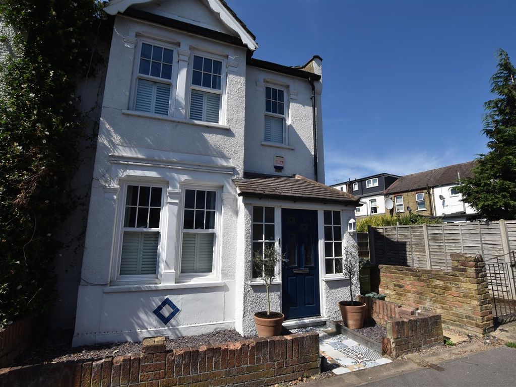 2 bed end terrace house for sale in Winnock Road, Yiewsley, West