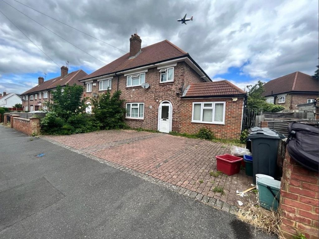 6 bed property for sale in 48A & 48B Moulton Avenue, Hounslow, Greater