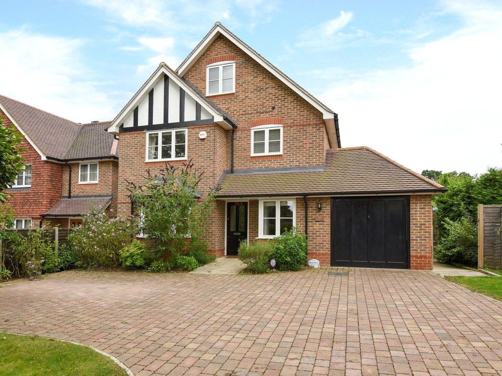 4 bed detached house for sale in East Hill, Woking GU22, £825,000 Zoopla