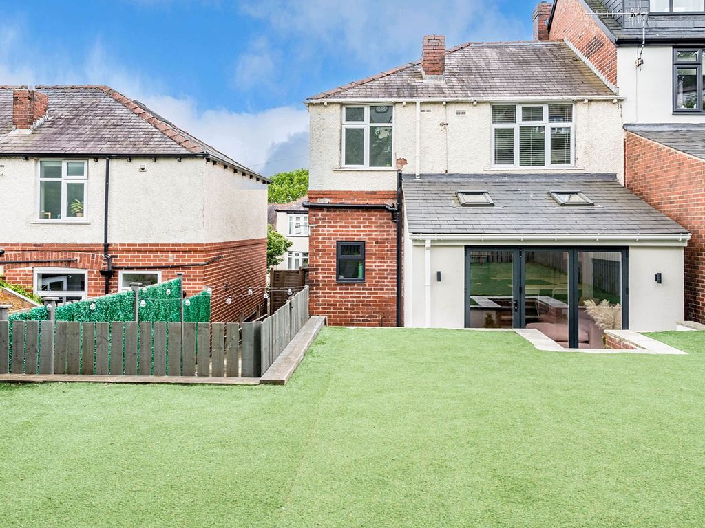 3 bed semidetached house for sale in Greystones Grange Road