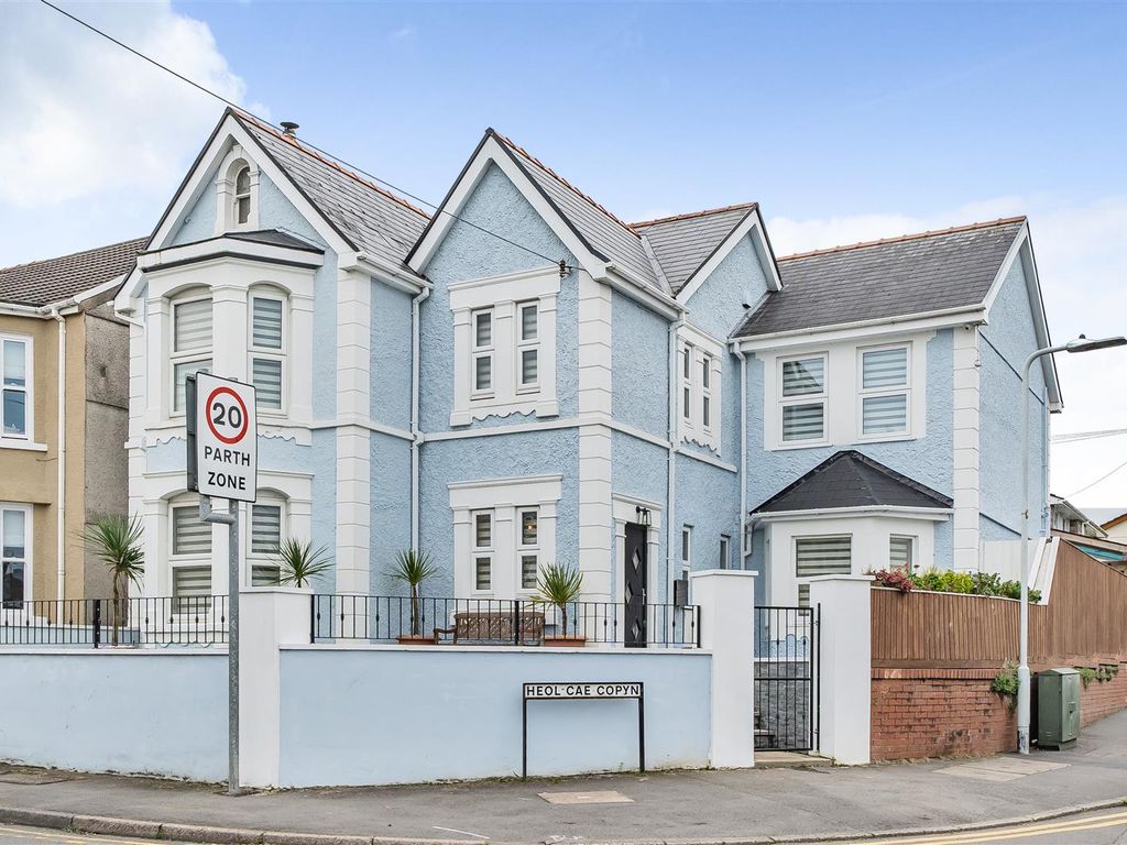 4 bed detached house for sale in Borough Road, Loughor, Swansea SA4, £