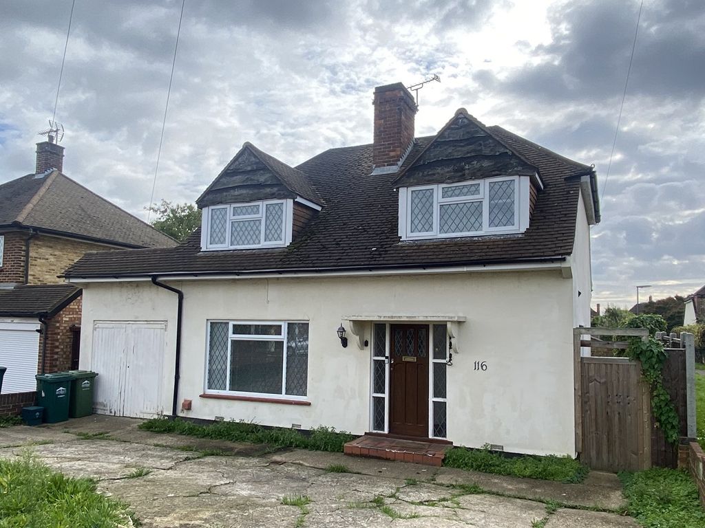 3 bed detached house for sale in Manor Lane, Lower Sunbury TW16, £