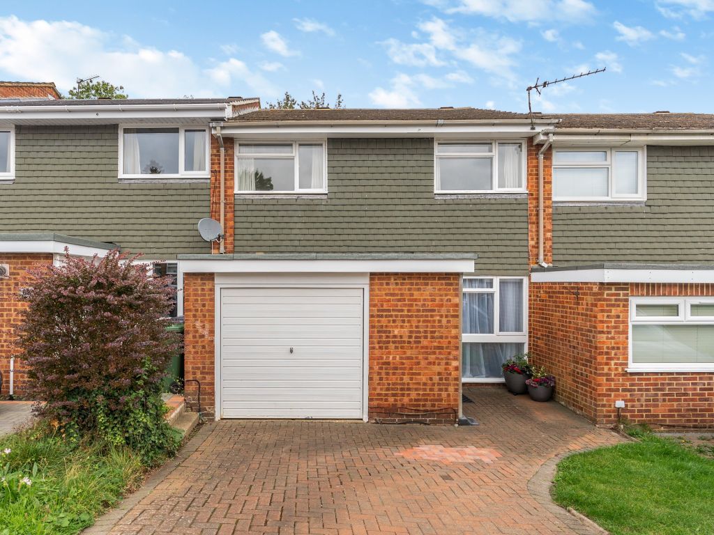 4 bed terraced house for sale in St. Nicholas Close, Little Chalfont