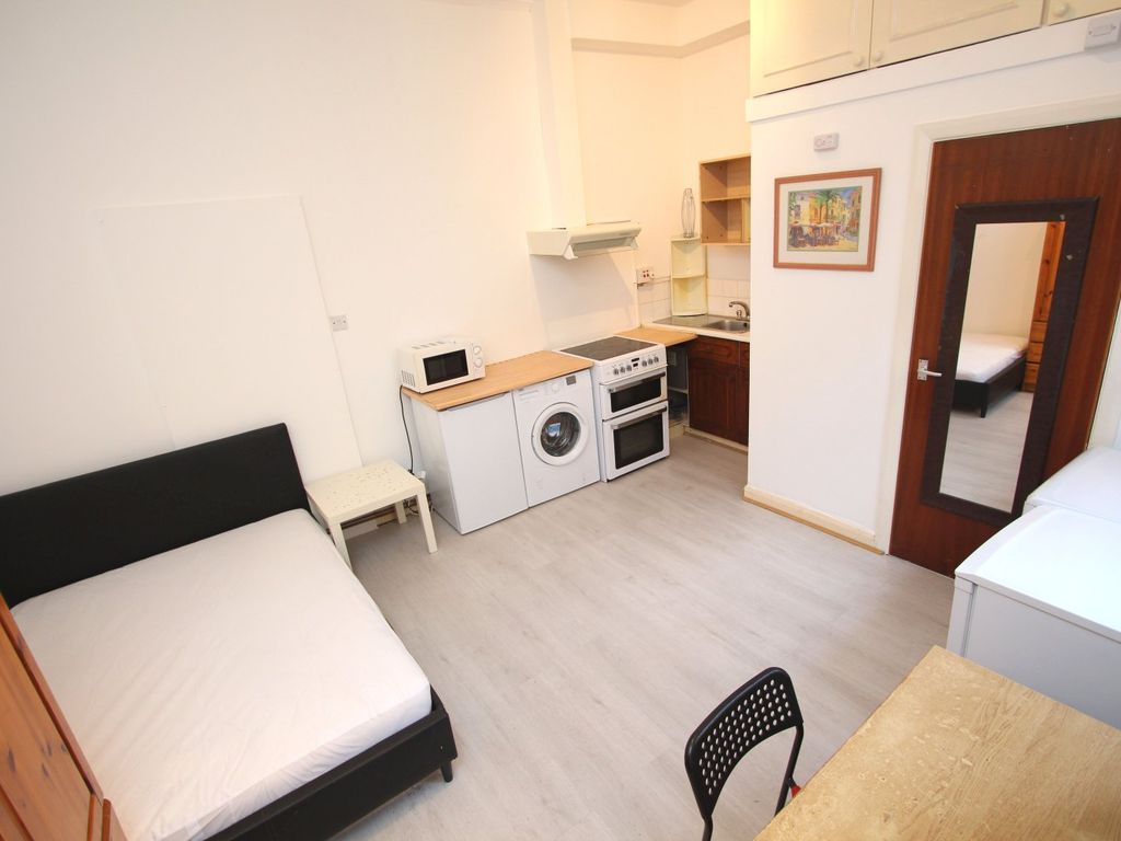 Studio to rent in Camellia Lane, Surbiton KT5 Zoopla