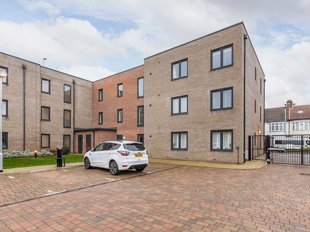 1 bed flat to rent in Hedley House, Hainault Road, Leytonstone E11 Zoopla