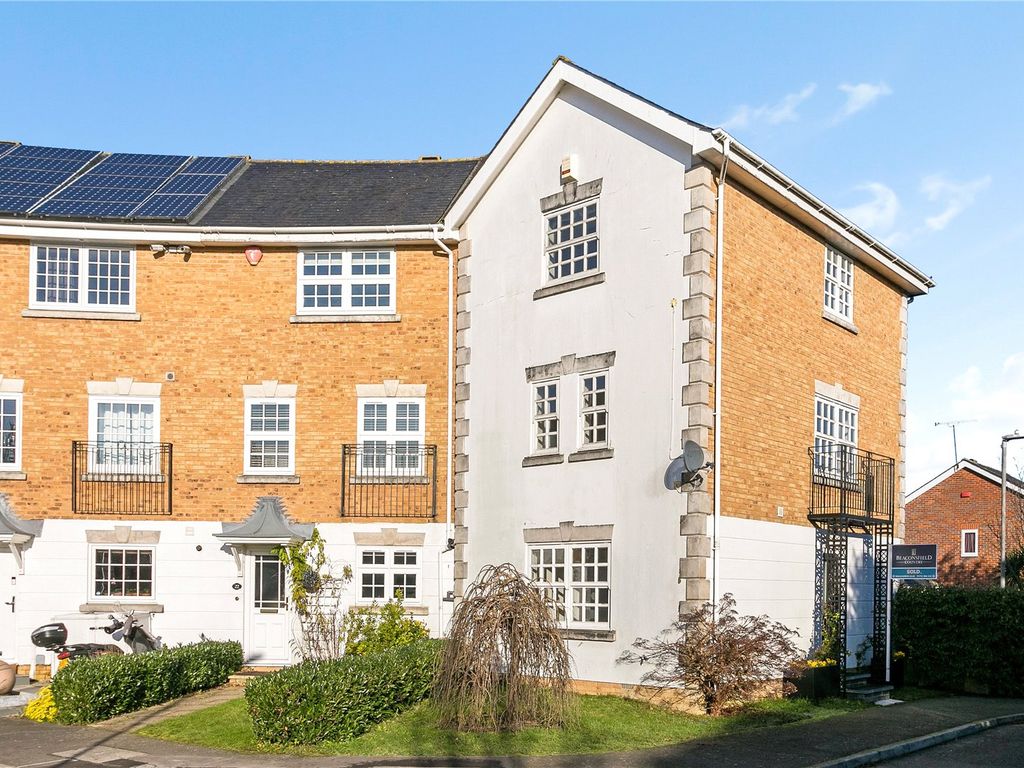 3 bed end terrace house for sale in Kite Wood Road, Penn, High