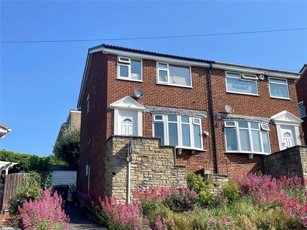 3 bed semidetached house for sale in Russell Close, Heckmondwike, West