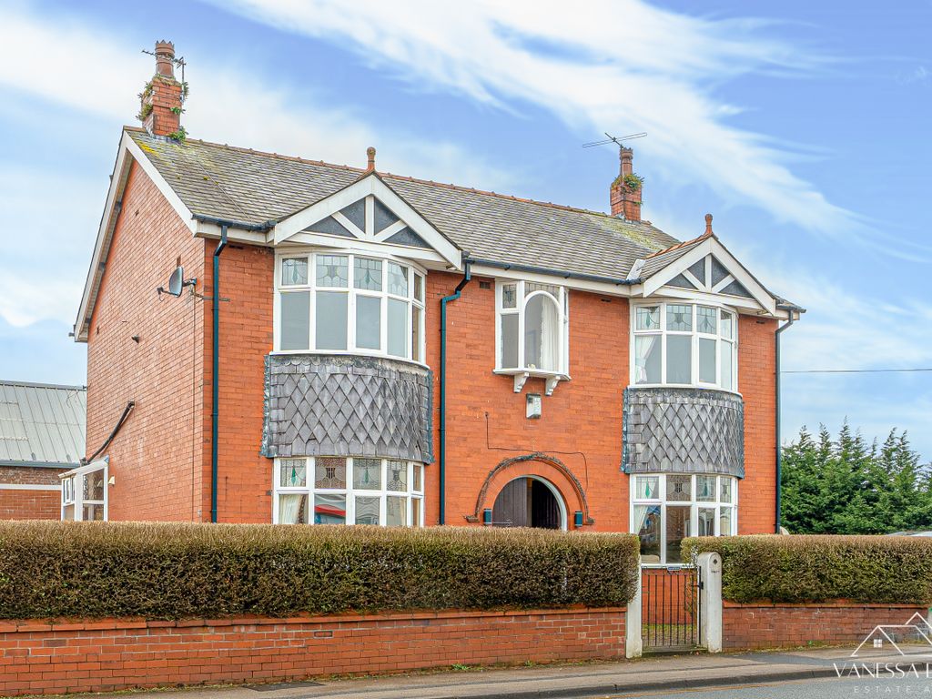 4 bed detached house for sale in Woodplumpton Road, Fulwood, Preston