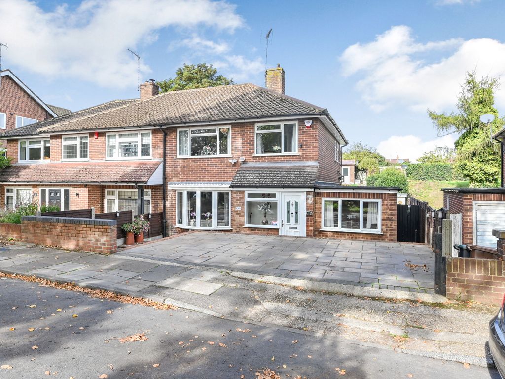 Uxbridge Road Mill End Rickmansworth WD3  