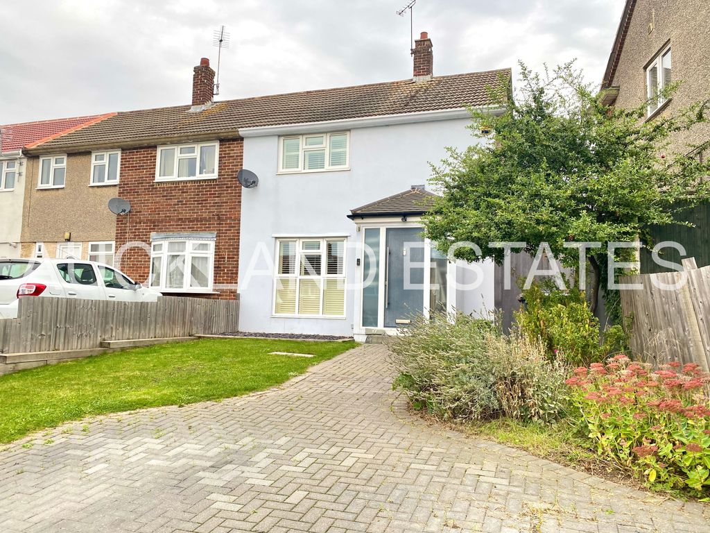 2 bed end terrace house for sale in Beechwood Avenue, Potters Bar EN6