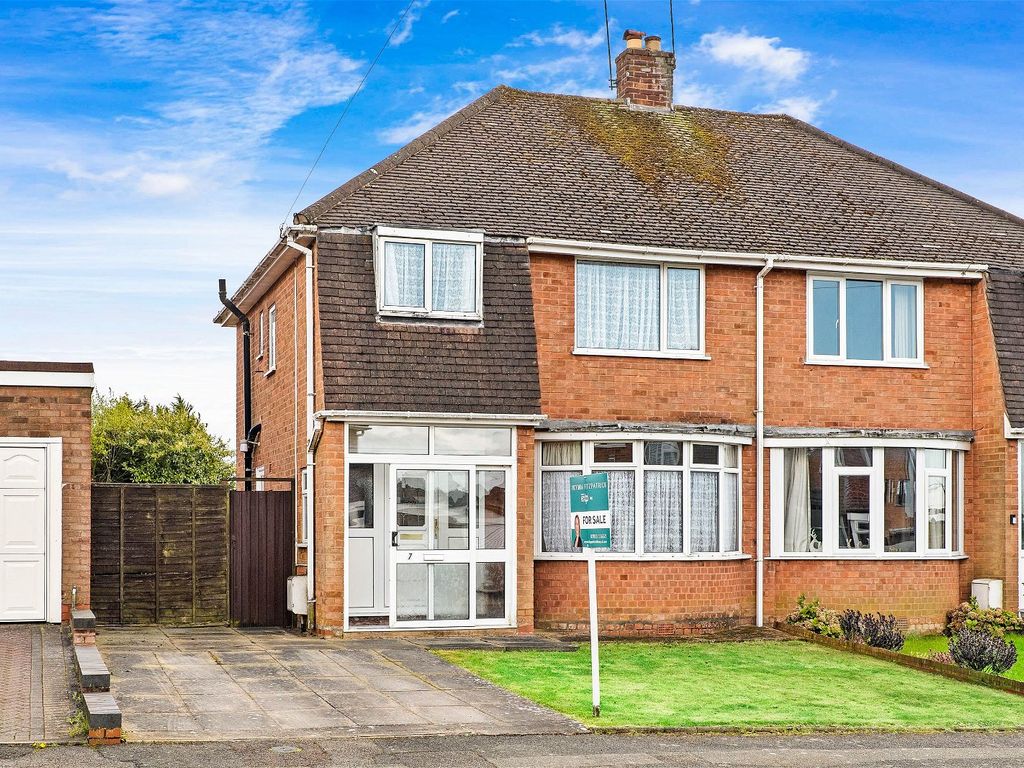 3 bed semidetached house for sale in Vaynor Drive, Redditch B97, £