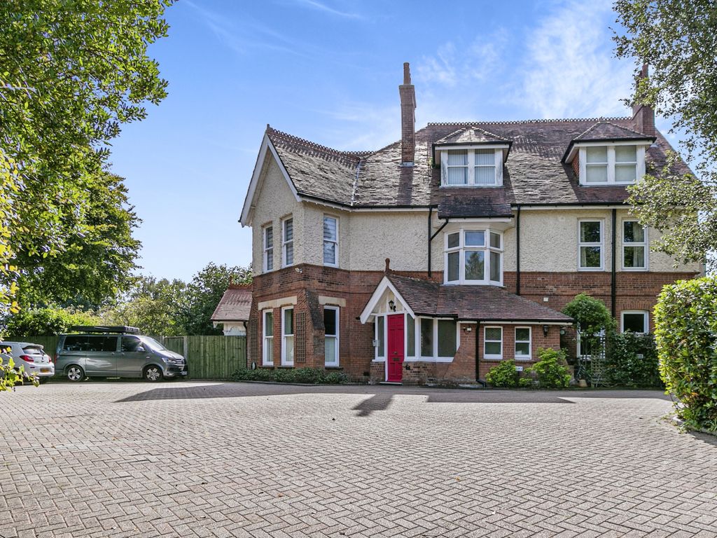 2 bed flat for sale in Mckinley Road, West Overcliff, Bournemouth