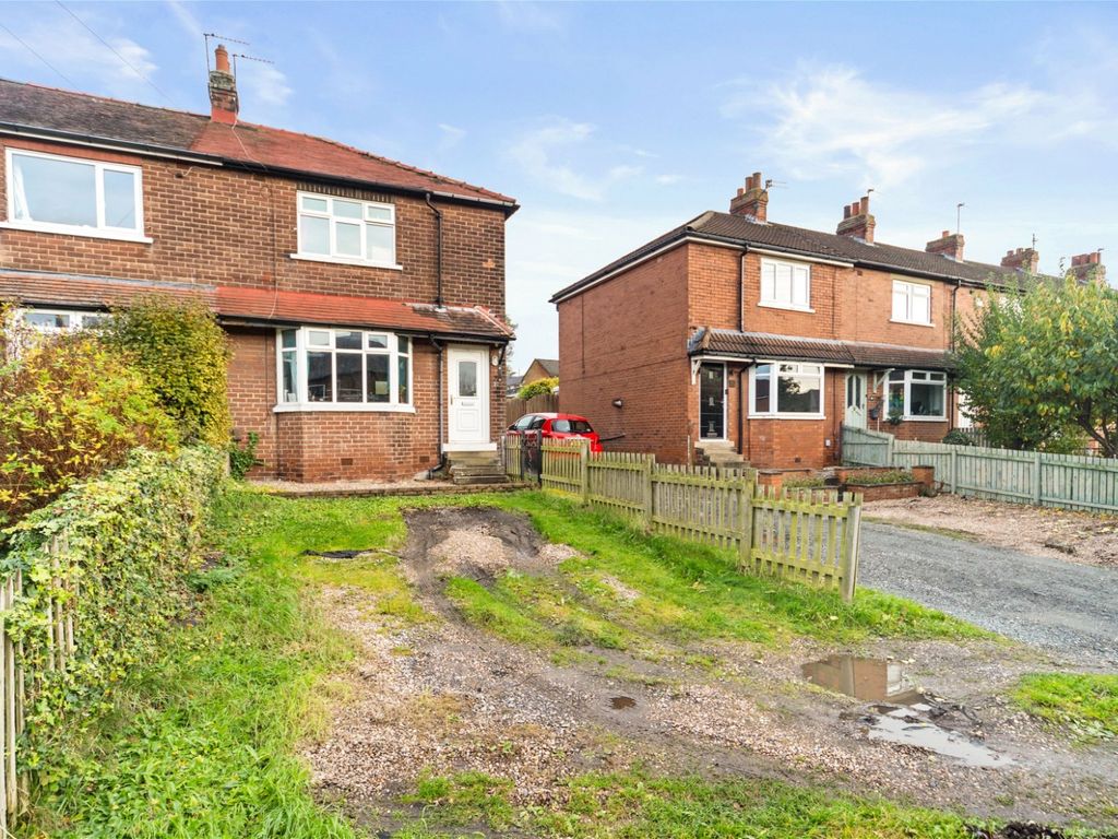2 bed end terrace house for sale in Swincar Avenue, Yeadon, Leeds LS19
