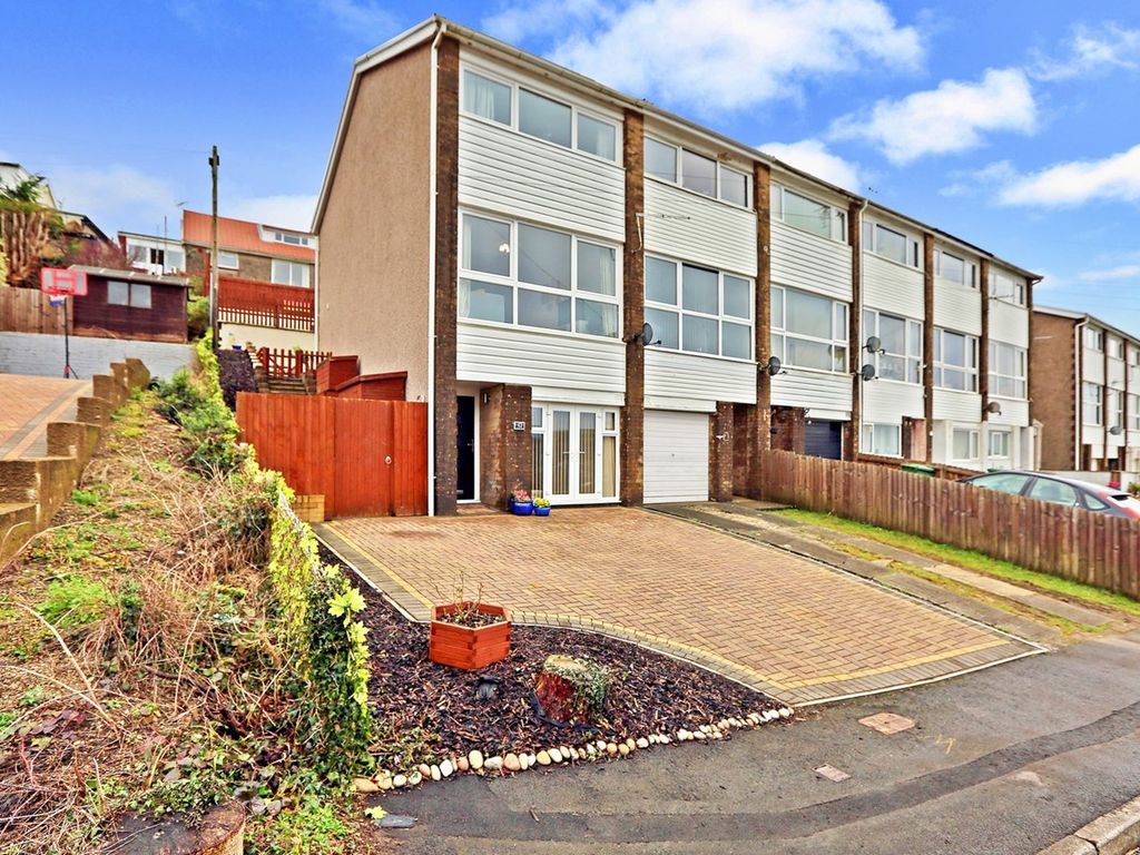 2 bed town house for sale in Hillside View, Graigwen, Pontypridd CF37