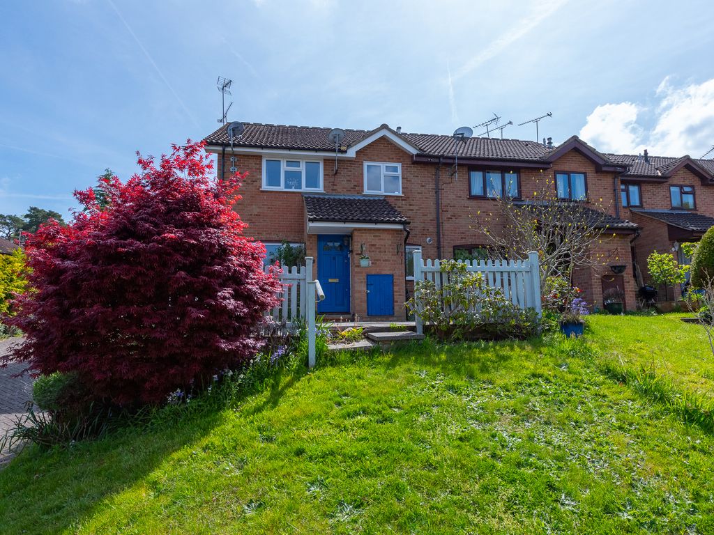 2 bed end terrace house for sale in Bloomsbury Way, Blackwater