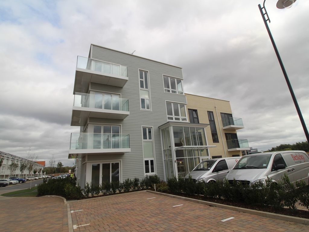 2 bed flat to rent in Champlain Street, Reading RG2, £1,450 pcm Zoopla