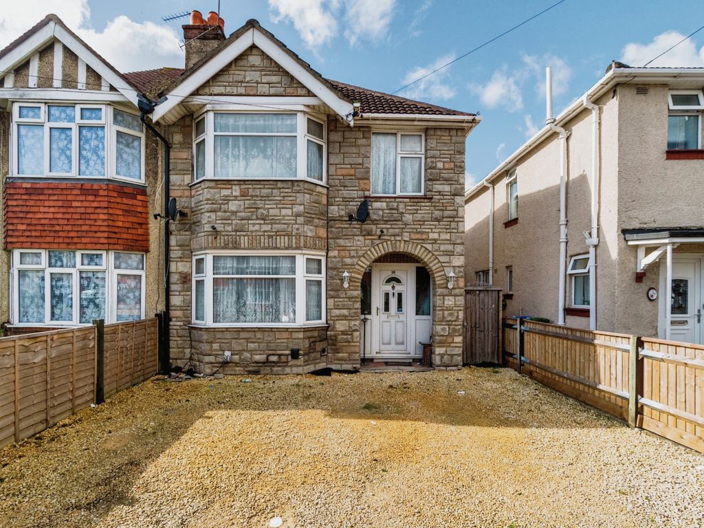 3 bed semidetached house for sale in Warren Avenue, Southampton