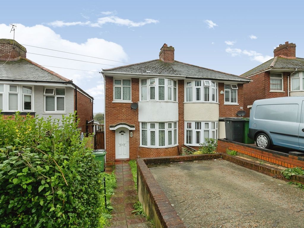 3 bed semidetached house for sale in Parker Road, Hastings TN34, £