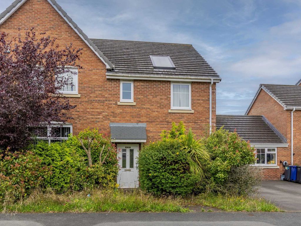 3 bed semidetached house for sale in Sutton Avenue, Newcastle Under Lyme ST5 Zoopla