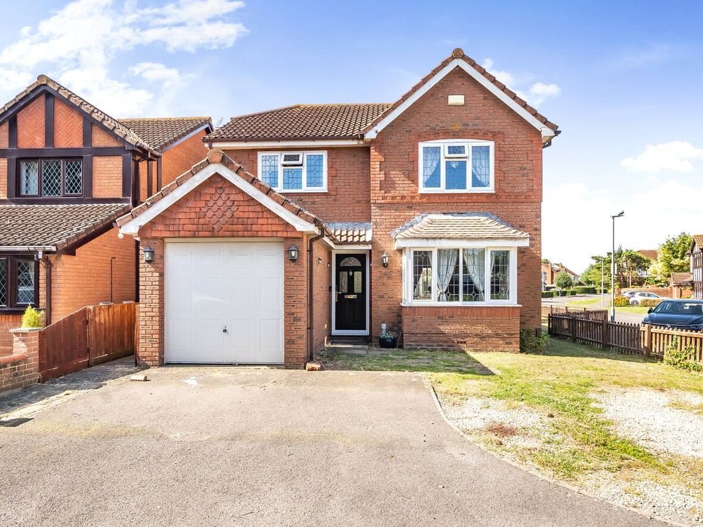 4 bed detached house for sale in Bullfinch Close, Covingham, Swindon
