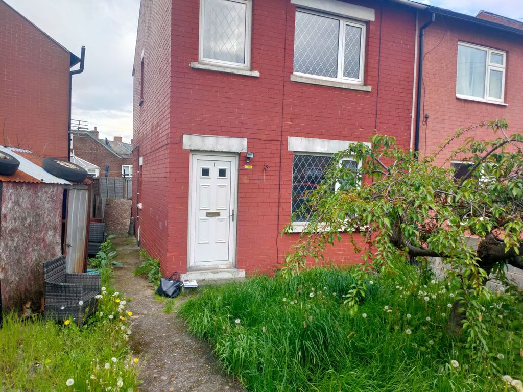3 bed semidetached house for sale in Morley Avenue, Knottingley WF11