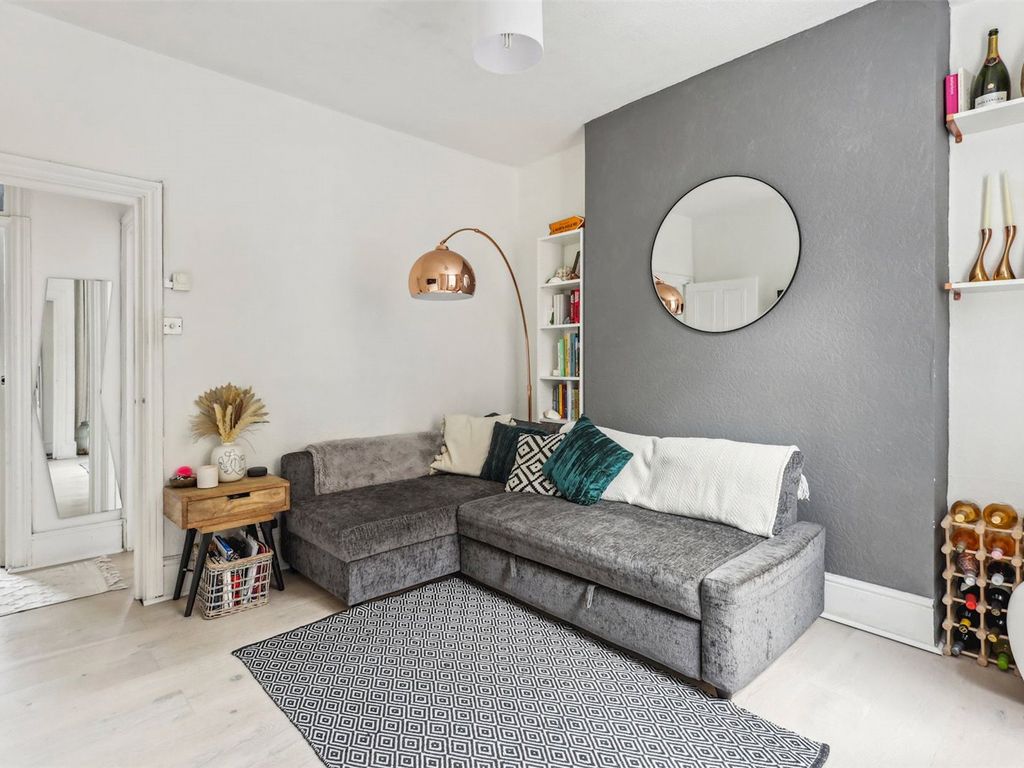 2 bed flat for sale in North Pole Road, London W10, £308,000 Zoopla