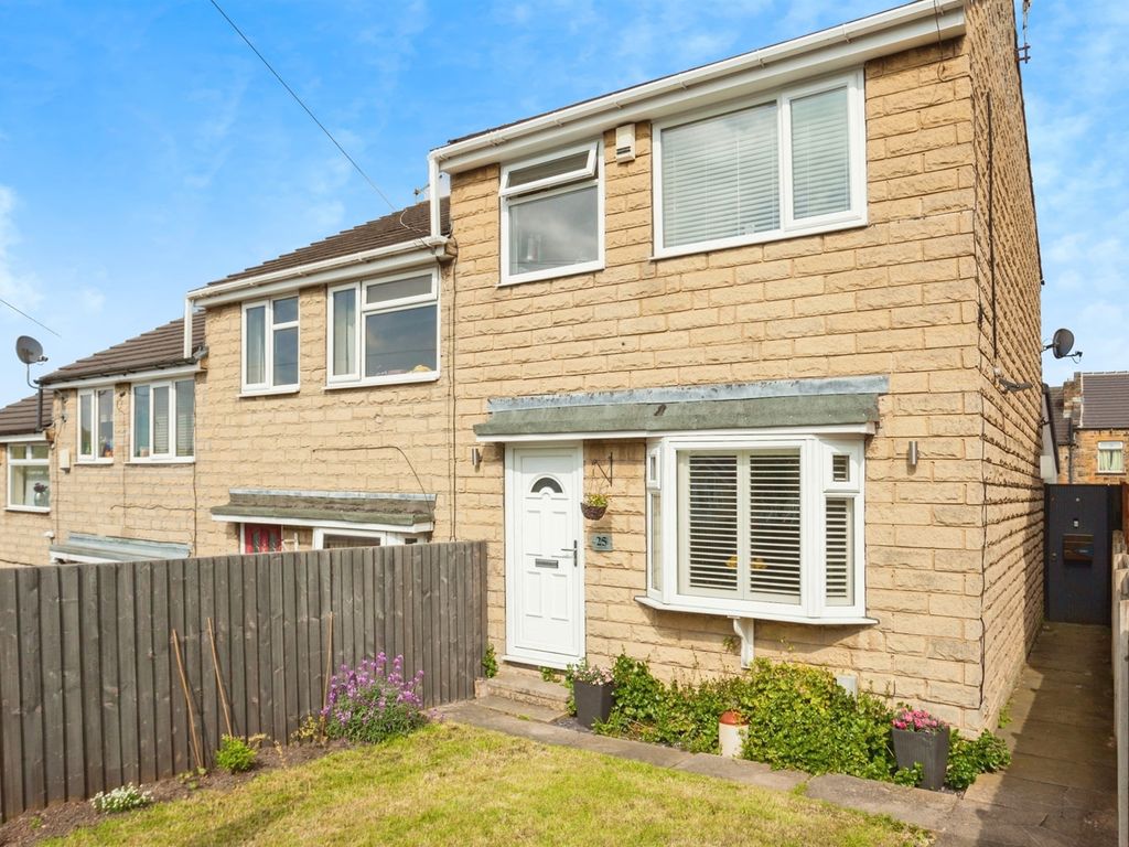 3 bed semidetached house for sale in Chaster Street, Carlinghow