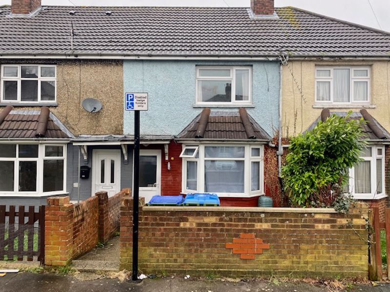3 bed terraced house to rent in Bluebell Road, Southampton SO16, £1,100