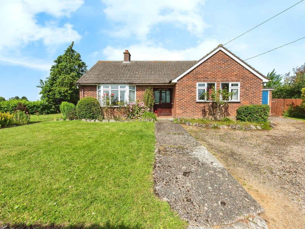 3 bed detached bungalow for sale in Mill Road, Buxhall, Stowmarket IP14