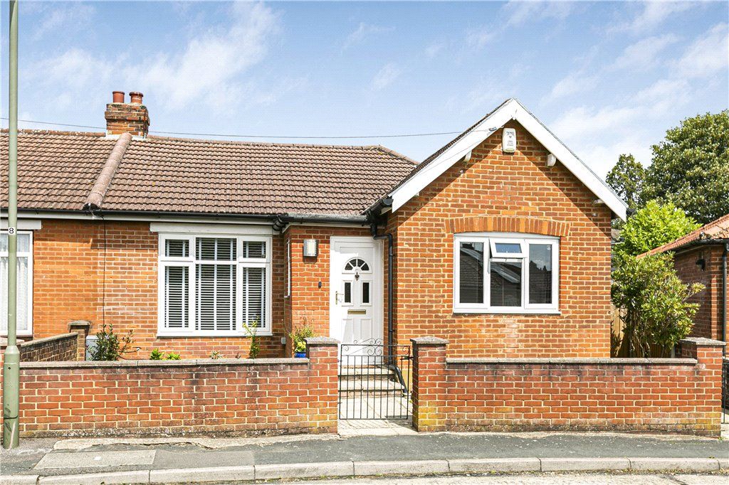 3 bed bungalow for sale in Vegal Crescent, Englefield Green, Egham