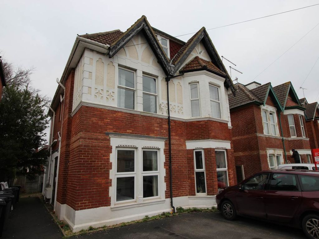 2 bed flat to rent in Pembroke Road, Westbourne, Bournemouth BH4 Zoopla