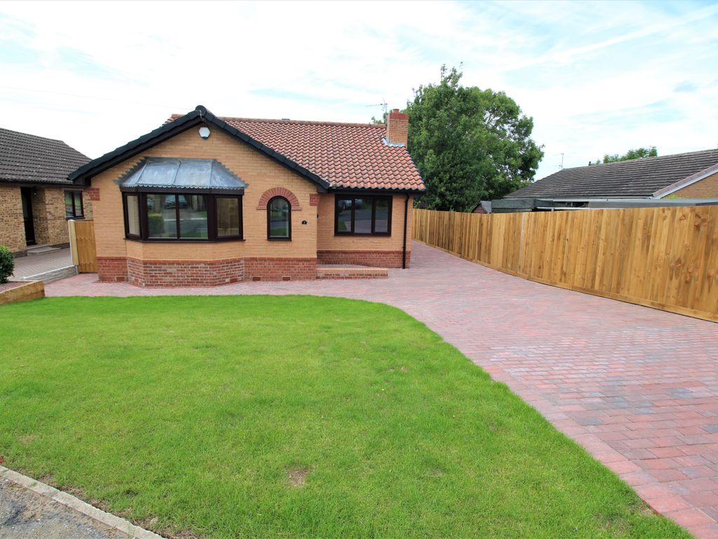 3 bed detached bungalow for sale in St. Helens Close, Thurnscoe