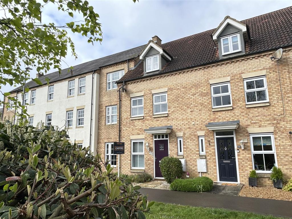 3 bed town house for sale in Longchamp Drive, Ely CB7, £330,000 Zoopla