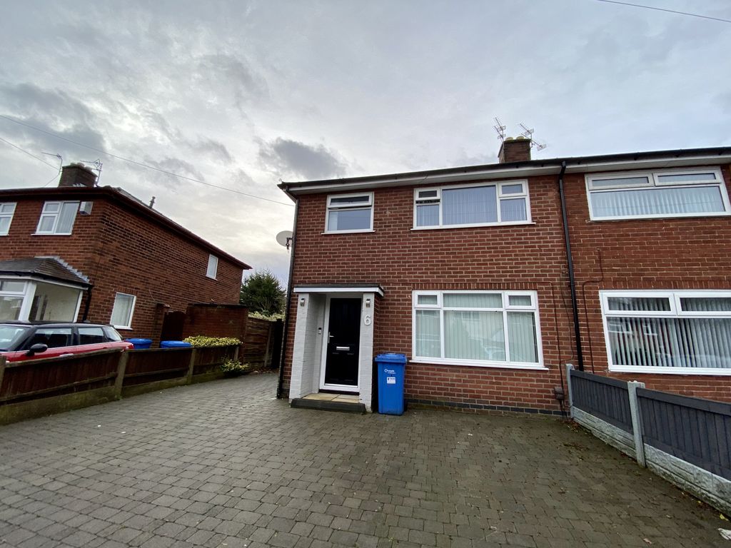 3 bed semidetached house to rent in Clapgates Crescent, Warrington WA5