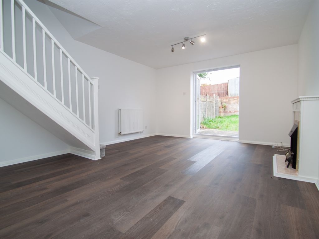 2 bed terraced house to rent in Cheddar Close, Friern N11, £