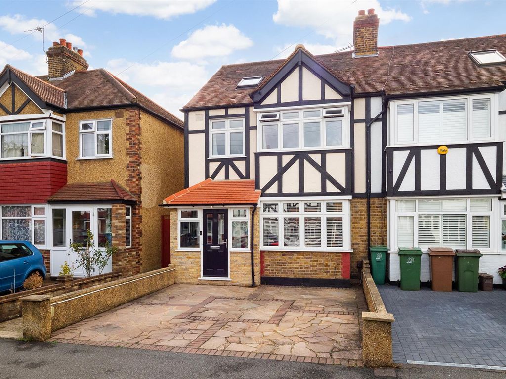 4 bed end terrace house for sale in Chatsworth Road, Cheam, Sutton SM3