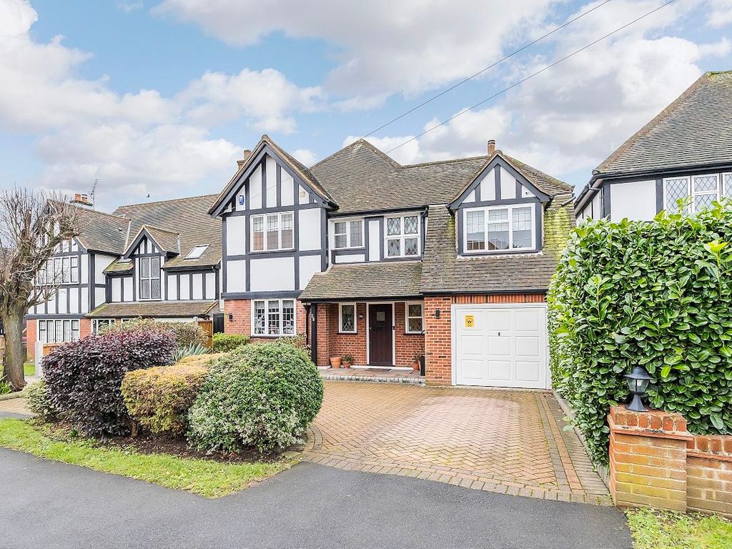 4 bed detached house for sale in Lee Grove, Chigwell IG7, £1,500,000