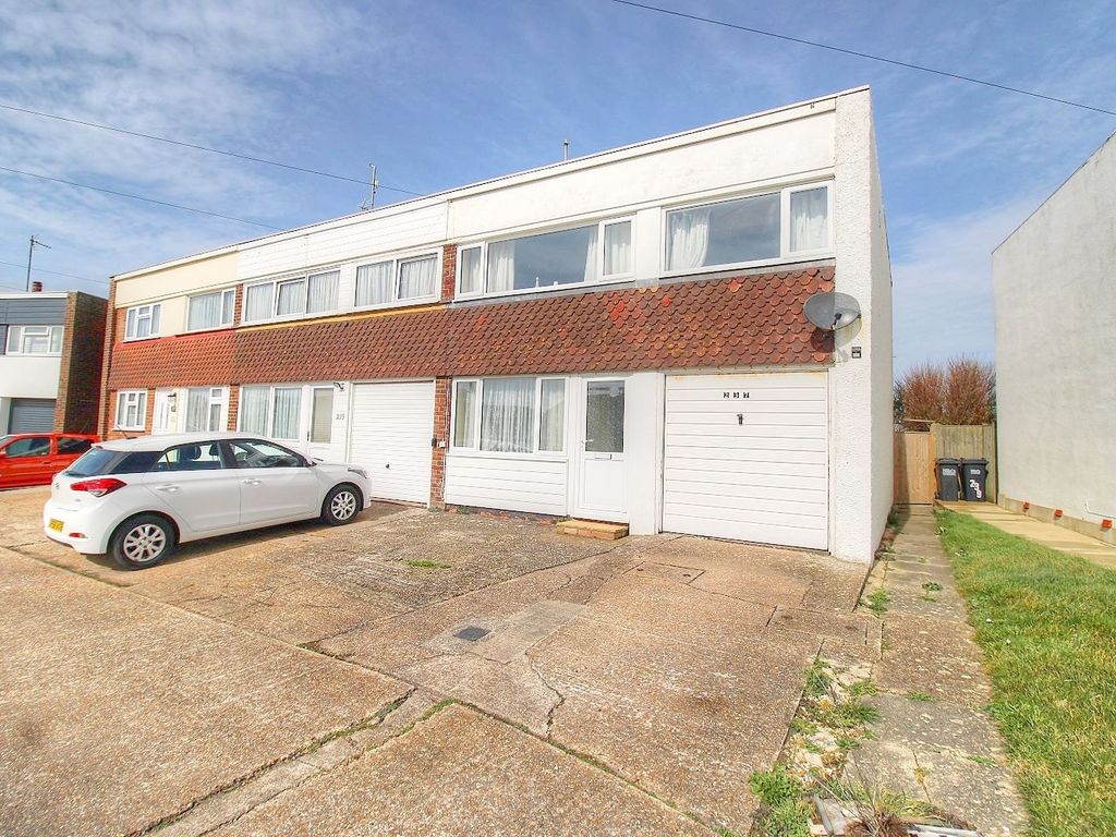 3 bed end terrace house for sale in Coast Road, Pevensey Bay, Pevensey
