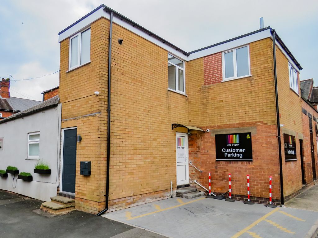 2 bed flat to rent in Stoke Road, Bromsgrove B60 Zoopla